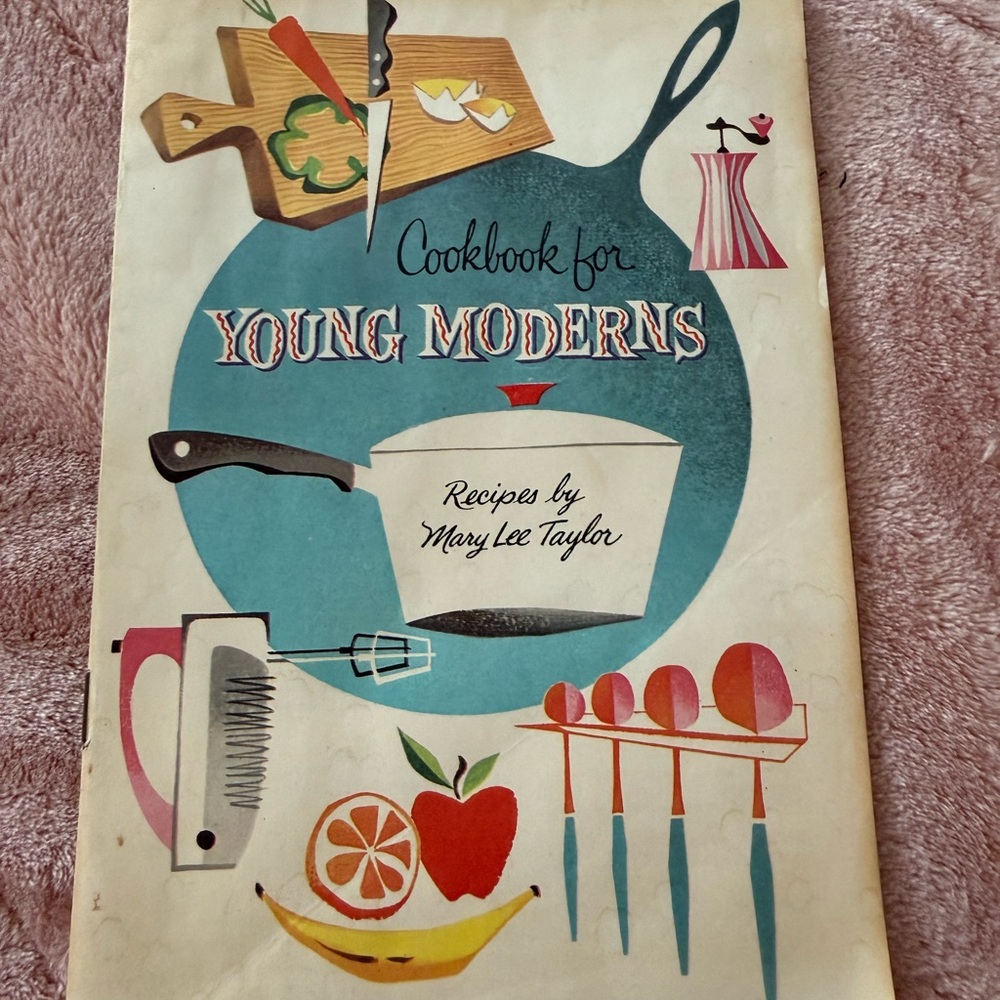 Vintage Cookbook Collection - Picture 4 of 13
